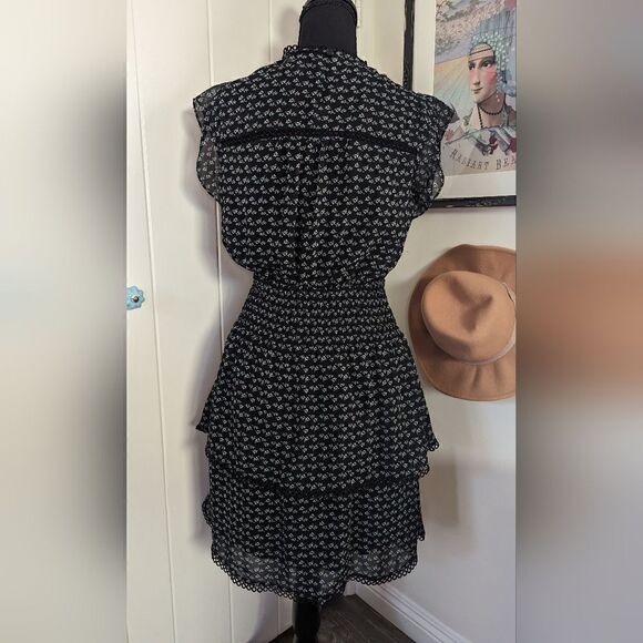 Aqua Flutter Sleeve Tiered Smocked Waist Black Floral Dress sz XS EUC - Picture 9 of 12